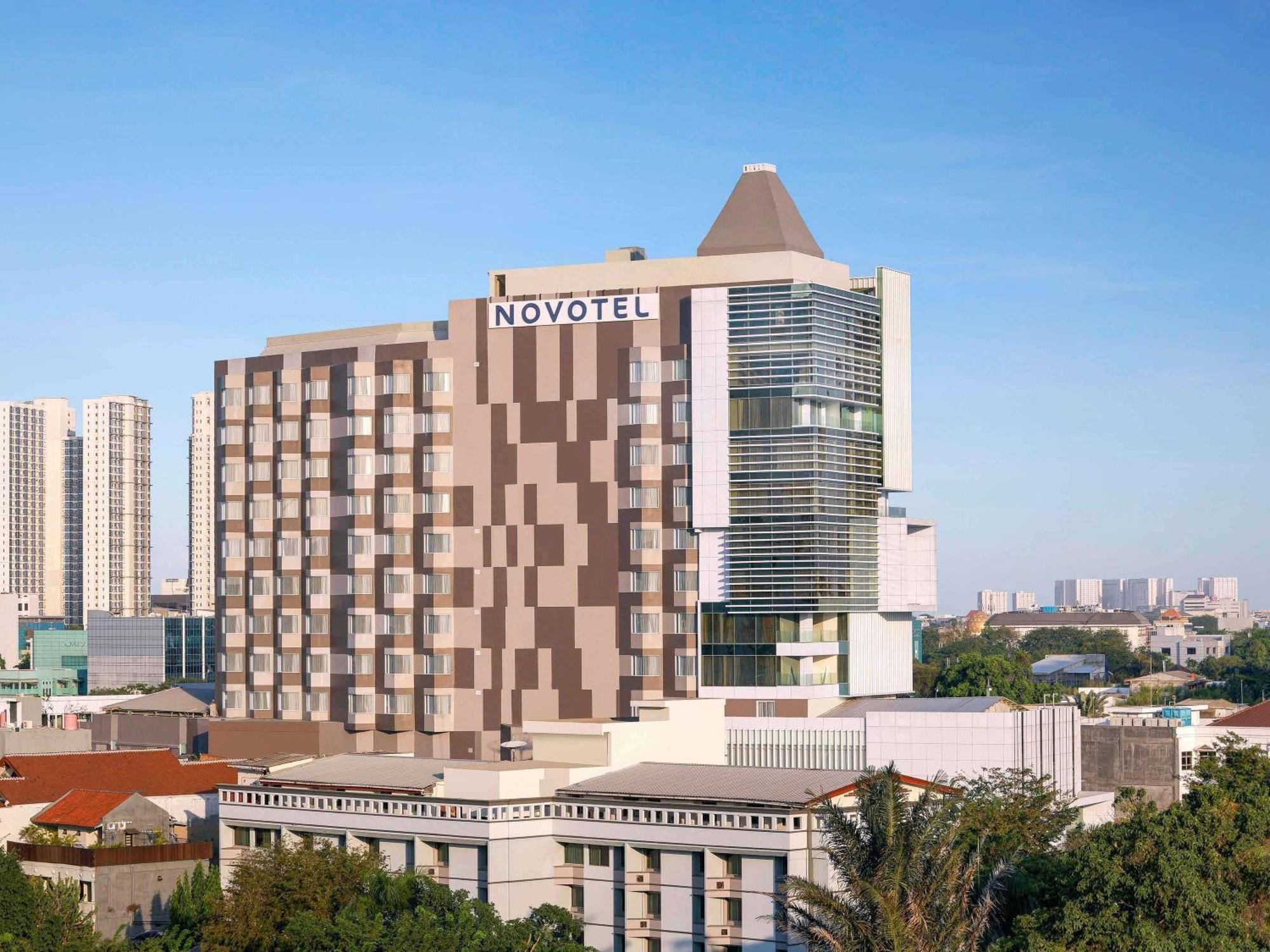 Novotel Jakarta Cikini Esterno foto
